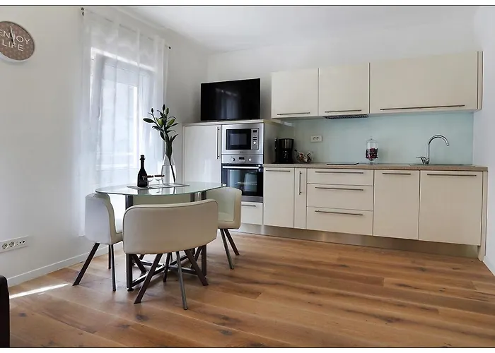 Amalija * Сплит