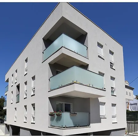 Apartment Amalija